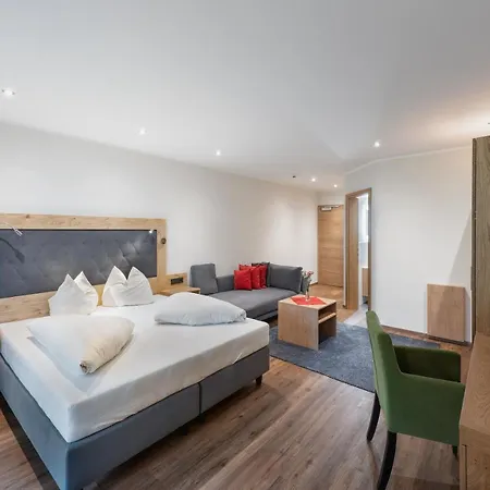 מלון Golf- Und Moarhof 4*